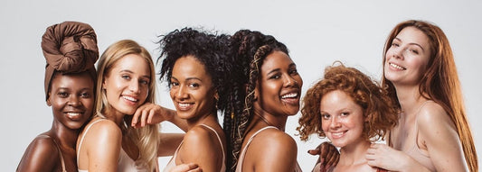 Nous voulons tous avoir des lèvres roses et douces au toucher, n'est-ce pas ? Mais le plus souvent, on finit par les recouvrir de rouge à lèvres juste pour cacher ses lèvres sombres et pigmentées. C'est vrai ?