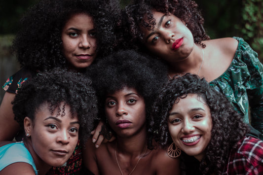 Les routines capillaires pour accélérer la pousse des cheveux afro/crépus